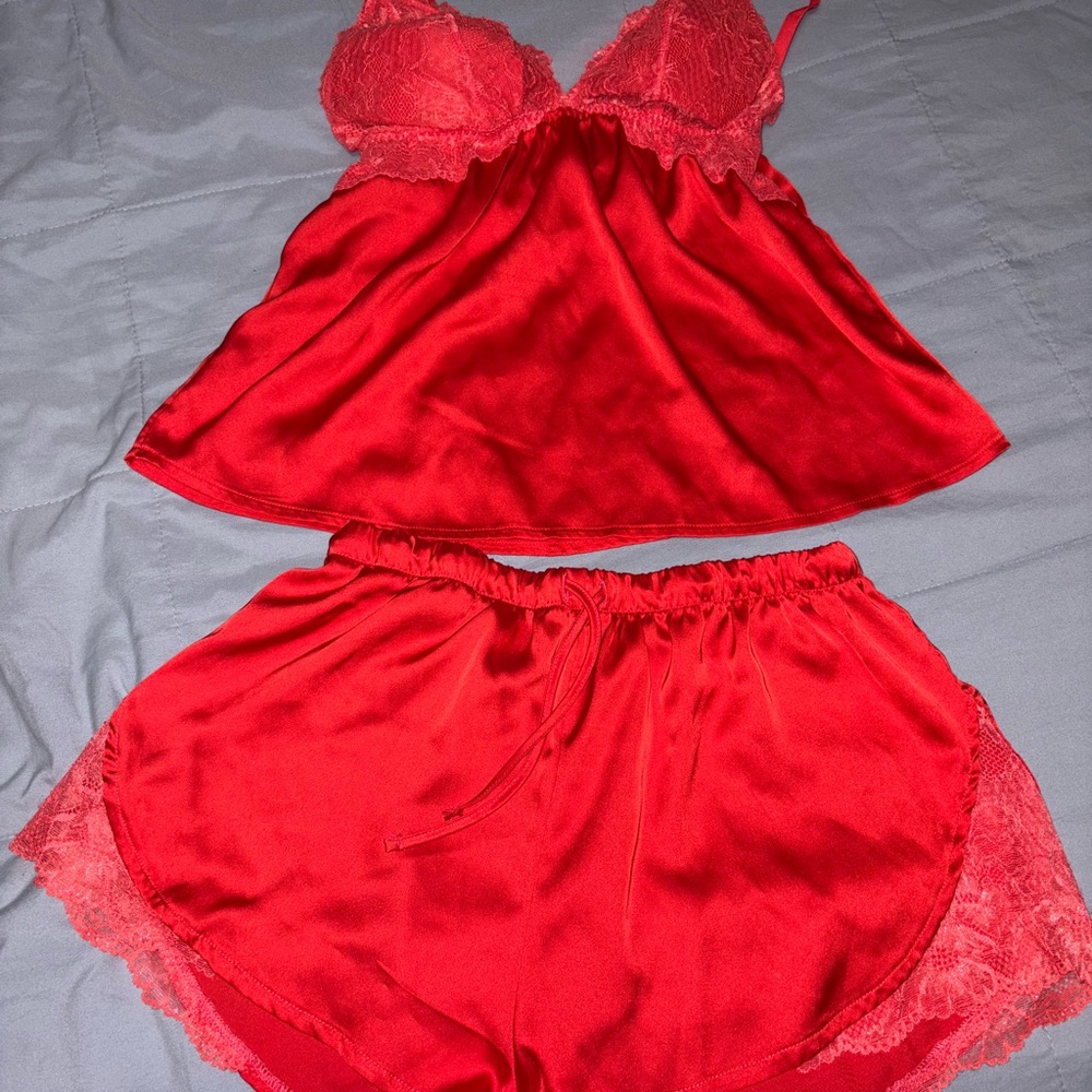 VENUS Scarlet Lace Pajama Set
